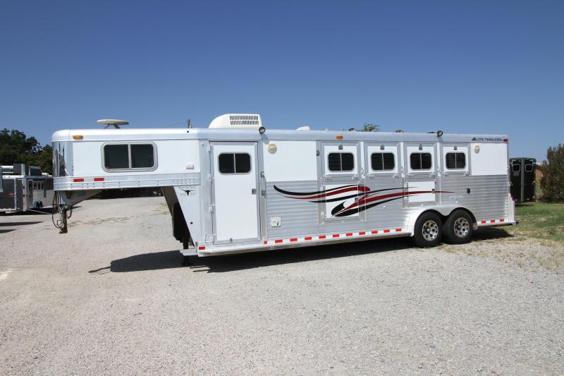 2000 Elite 4H 10' SW LQ Horse Trailer 2000 Elite 4H 10' SW LQ Horse Trailer