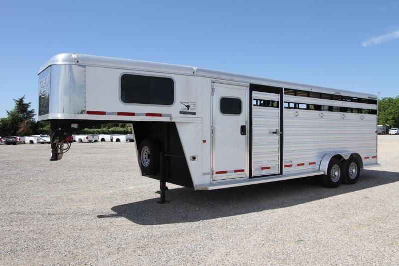 2017 Logan Coach 22' GN Trainers Tack Stock Trailer 2017 Logan Coach 22' GN Trainers Tack Stock Trailer