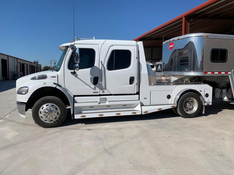 2008 Freightliner 4dr Sports Chasis Truck 2008 Freightliner 4dr Sports Chasis Truck