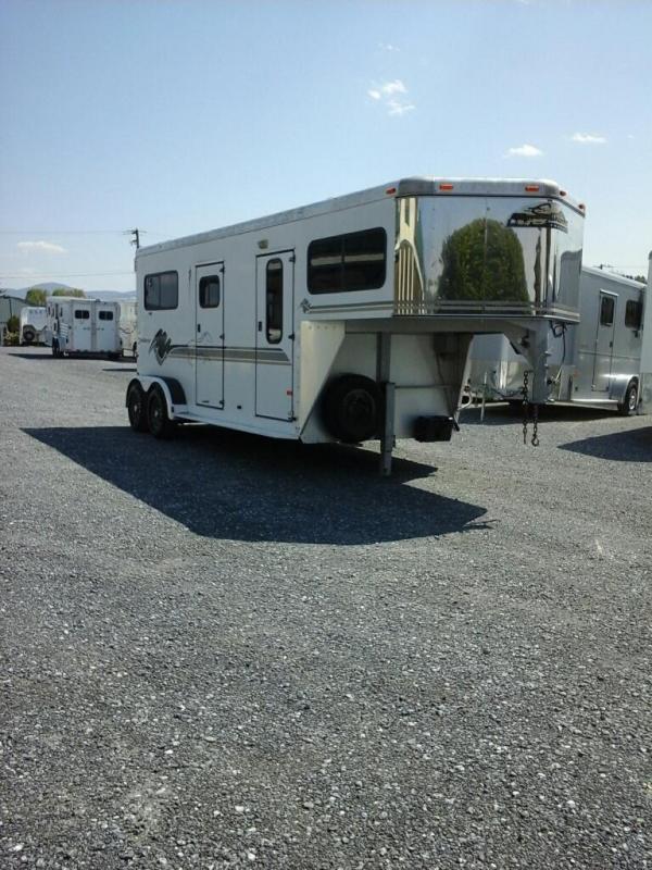 1999 Sundowner Trailers Valuelite 2H STL GN Horse Trailer 1999 Sundowner Trailers Valuelite 2H STL GN Horse Trailer