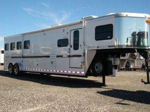 Clearance 2007 Sundowner Trailers 4H 6911 LQ w/Slide Horse Trailer Clearance 2007 Sundowner Trailers 4H 6911 LQ w/Slide Horse Trailer
