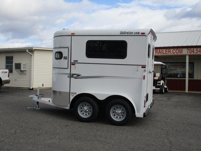 2020 Bee Trailers 2H Super Bee Horse Trailer 2020 Bee Trailers 2H Super Bee Horse Trailer