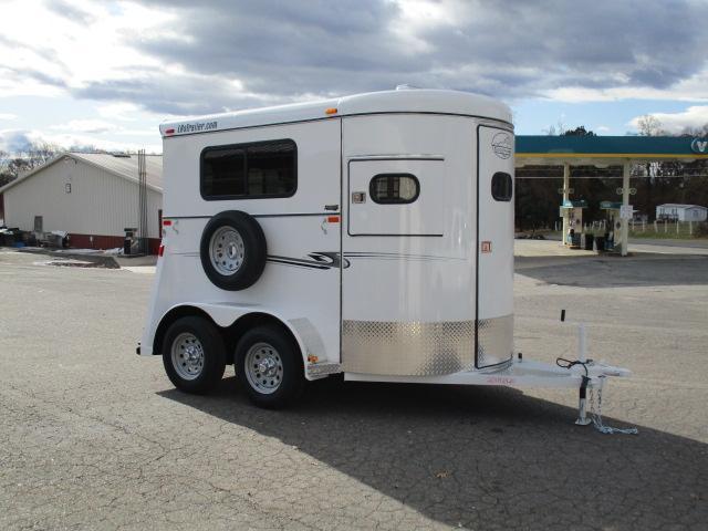 2020 Bee Trailers 2H Super Bee Horse Trailer 2020 Bee Trailers 2H Super Bee Horse Trailer