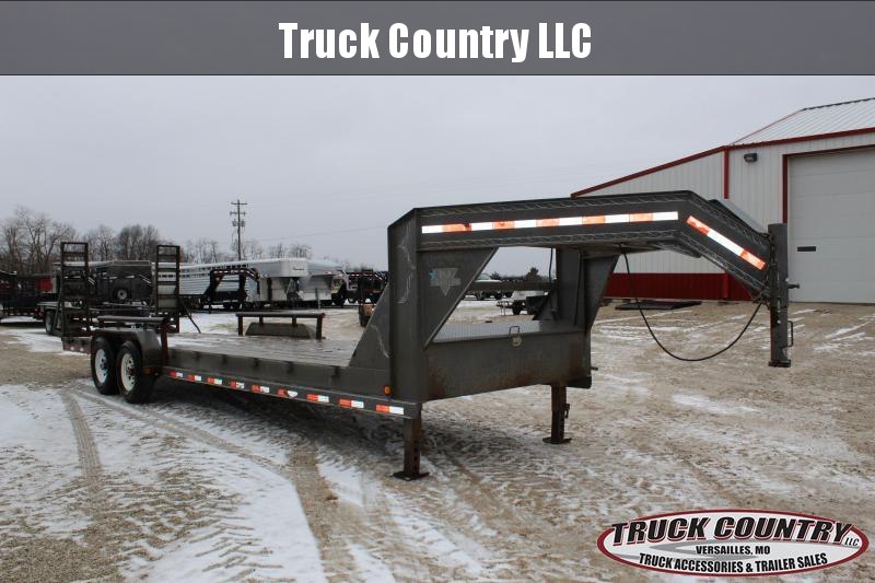 2007 PJ Trailers C8 26' gooseneck Equipment Trailer 2007 PJ Trailers C8 26' gooseneck Equipment Trailer