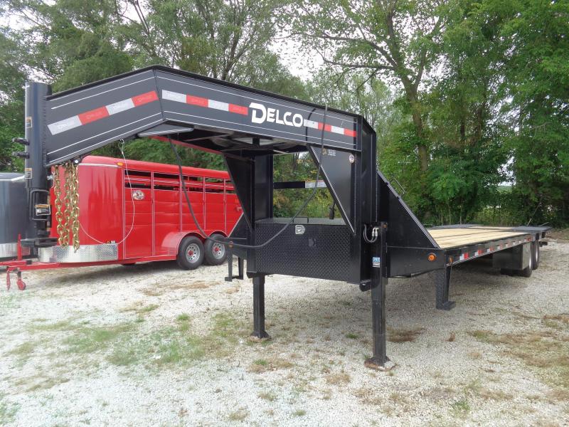 Delco 102'x34' Gooseneck 20000 Hydraulic Dovetail With Hydraulic Jacks Delco 102'x34' Gooseneck 20000 Hydraulic Dovetail With Hydraulic Jacks