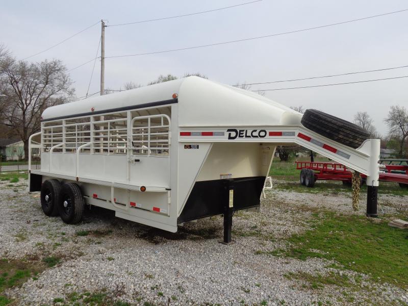 Delco 16' x 6'8 Premium Metal Top Powder Coated White Gooseneck Stock Trailer with Butterfly Slam Latch Tail Gate Delco 16' x 6'8 Premium Metal Top Powder Coated White Gooseneck Stock Trailer with Butterfly Slam Latch Tail Gate