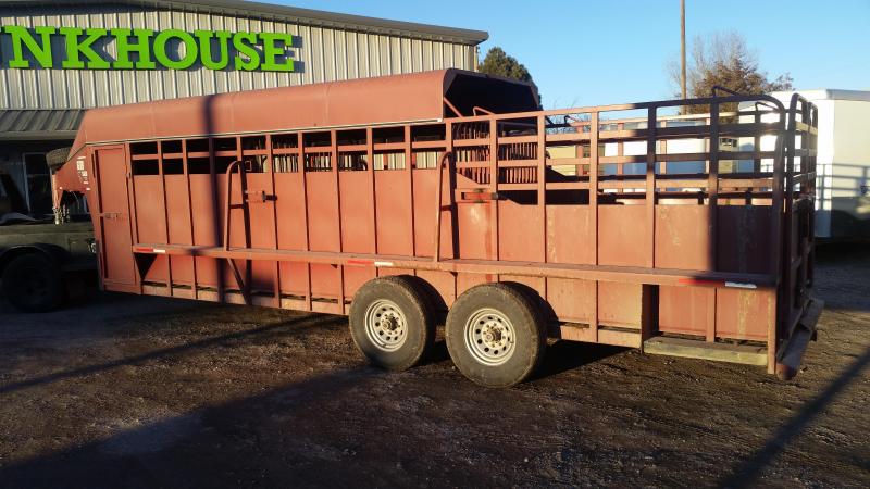 2013 Big Bend 24' 3/4 TOP Livestock Trailer 2013 Big Bend 24' 3/4 TOP Livestock Trailer