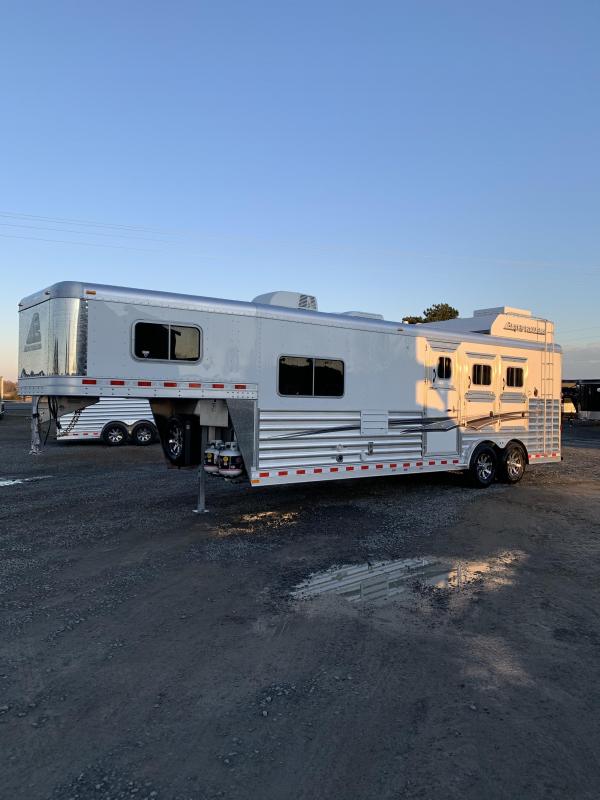 2020 Elite Trailers 3 Horse Mustang LQ Horse Trailer 2020 Elite Trailers 3 Horse Mustang LQ Horse Trailer