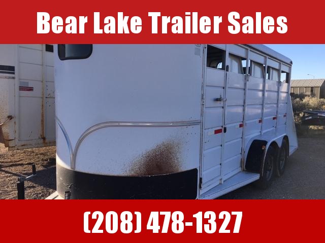 1996 S and H Trailers 3 Horse Slant Horse Trailer 1996 S and H Trailers 3 Horse Slant Horse Trailer