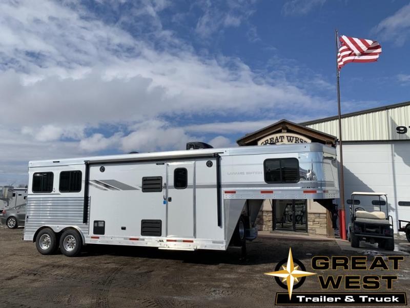 2020 SMC 2 Horse 9' LQ Trailer SL829DR Horse Trailer 2020 SMC 2 Horse 9' LQ Trailer SL829DR Horse Trailer