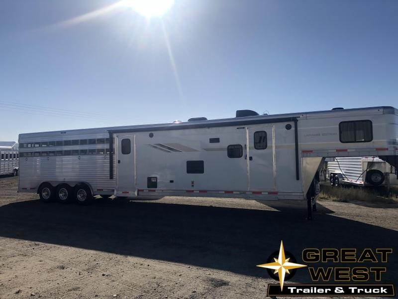 2020 SMC Stock Combo 13' Short Wall Horse Trailer 2020 SMC Stock Combo 13' Short Wall Horse Trailer