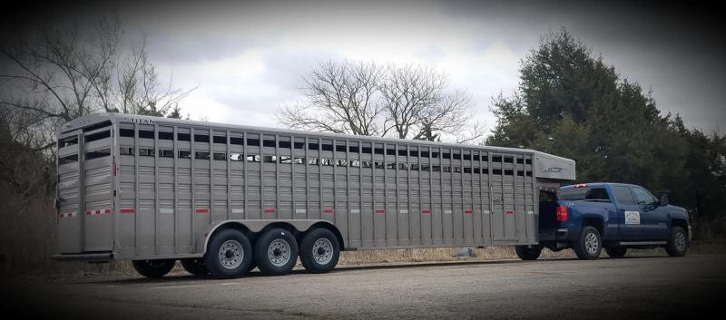 2020 Titan Standard 6'8" x 32' Livestock Trailer 2020 Titan Standard 6'8" x 32' Livestock Trailer