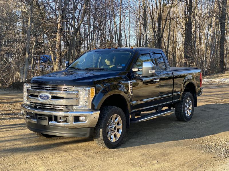 2017 Ford F250 Supercab Lariat 6.2L Fully Loaded Truck 2017 Ford F250 Supercab Lariat 6.2L Fully Loaded Truck