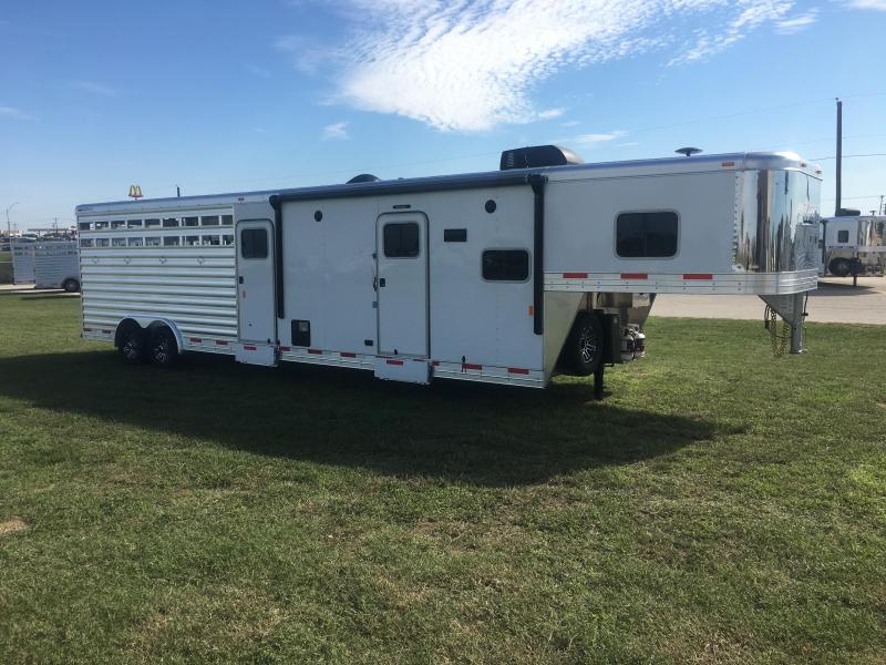 2020 Exiss Trailers STC 8032 LQ Livestock Trailer 2020 Exiss Trailers STC 8032 LQ Livestock Trailer