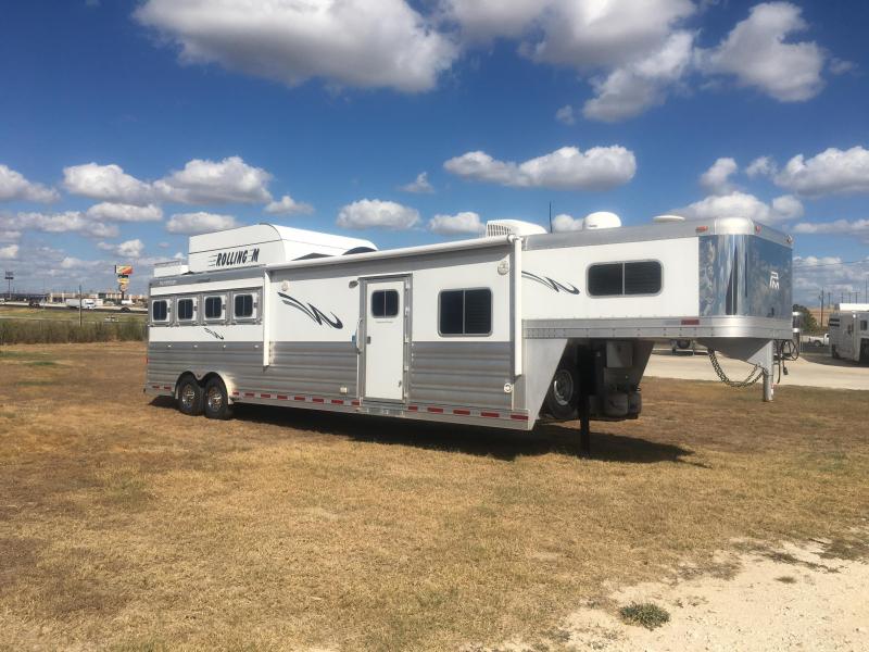 2016 Platinum Coach 4 Horse 16 ft Short Wall with Bunks Horse Trailer 2016 Platinum Coach 4 Horse 16 ft Short Wall with Bunks Horse Trailer
