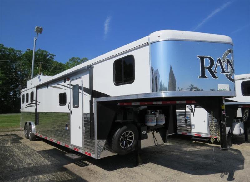 2019 Bison Ranger 8313RGGB Living Quarter Trailer 2019 Bison Ranger 8313RGGB Living Quarter Trailer