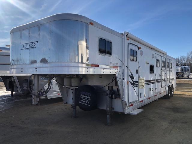 2001 Exiss Trailers 8412 Horse Trailer 2001 Exiss Trailers 8412 Horse Trailer