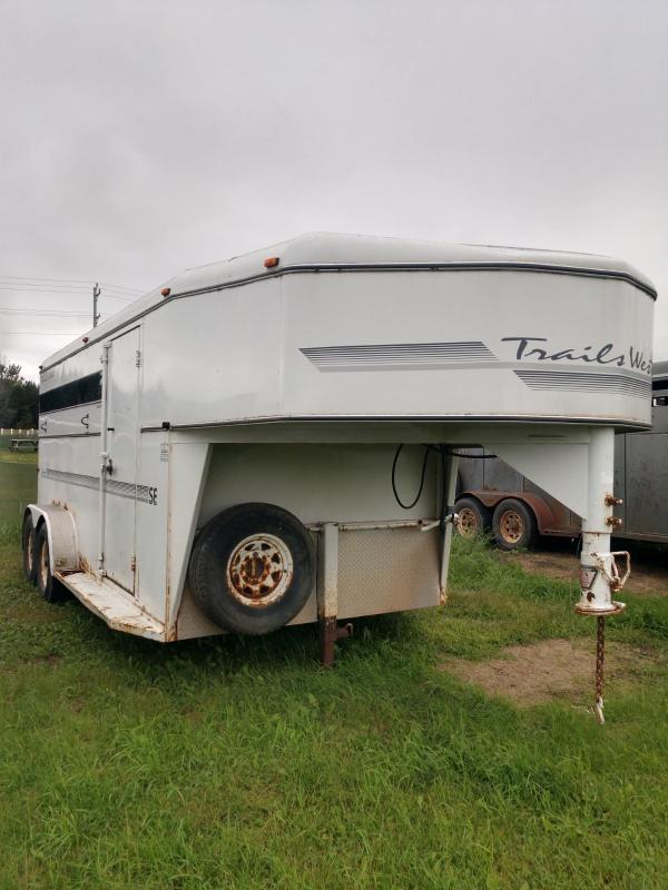 2001 Trails West 3 Horse Slant Livestock Trailer 2001 Trails West 3 Horse Slant Livestock Trailer