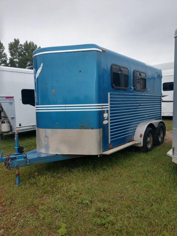 2006 Featherlite 2 Horse Slant Horse Trailer 2006 Featherlite 2 Horse Slant Horse Trailer