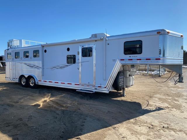 2007 Dream Coach 4H 12'SW LQ W/ Onboard Generator 2007 Dream Coach 4H 12'SW LQ W/ Onboard Generator