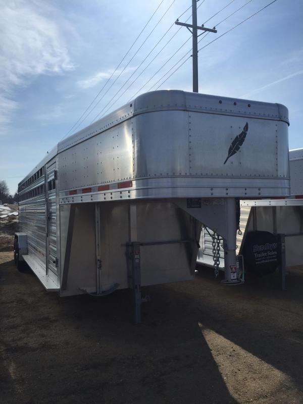 2020 Featherlite 8127 Livestock Trailer 2020 Featherlite 8127 Livestock Trailer