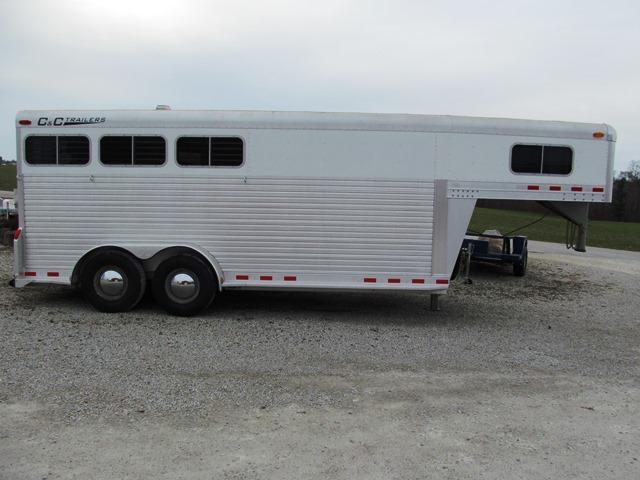 2002 C and C Trailers 3 Horse Slant 18 GN Horse Trailer **USED** 2002 C and C Trailers 3 Horse Slant 18 GN Horse Trailer **USED**