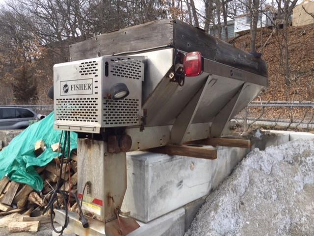 2006 Fisher Engineering Procaster 1.8 gas Salt Spreader 2006 Fisher Engineering Procaster 1.8 gas Salt Spreader