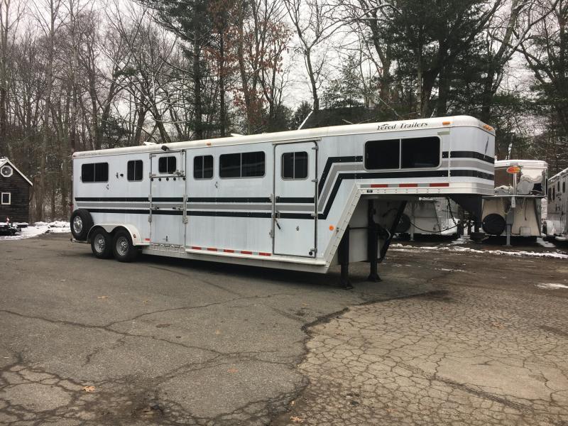 2002 Featherlite 4h Head-Head G/N Horse Trailer 2002 Featherlite 4h Head-Head G/N Horse Trailer