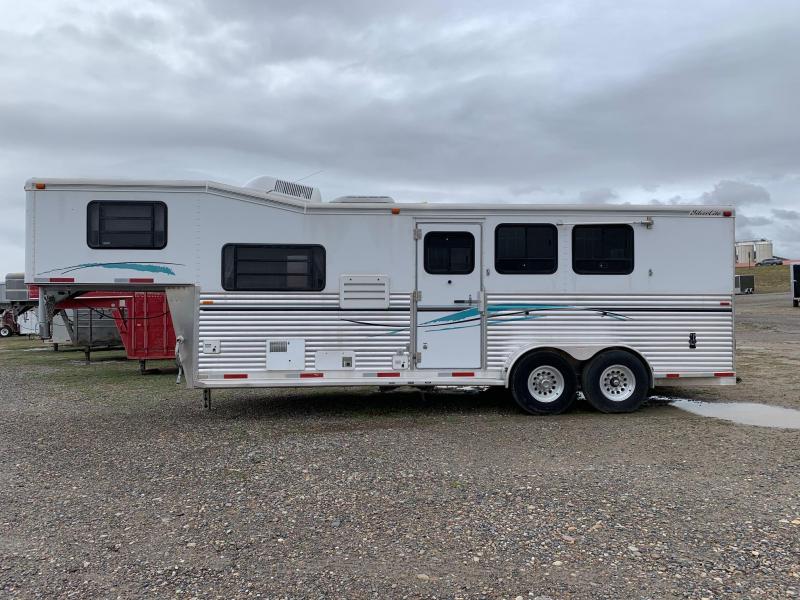 2003 Silver Lite 3H LQ Horse Trailer 2003 Silver Lite 3H LQ Horse Trailer