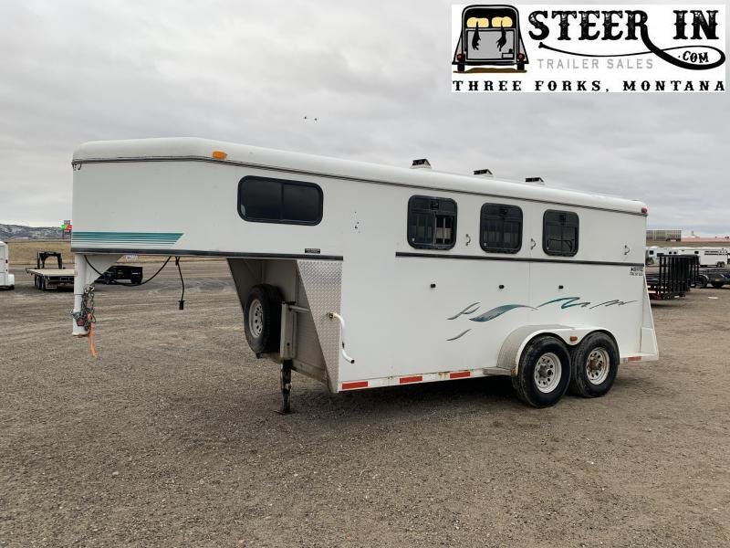 2001 Circle J 3H GN Horse Trailer 2001 Circle J 3H GN Horse Trailer