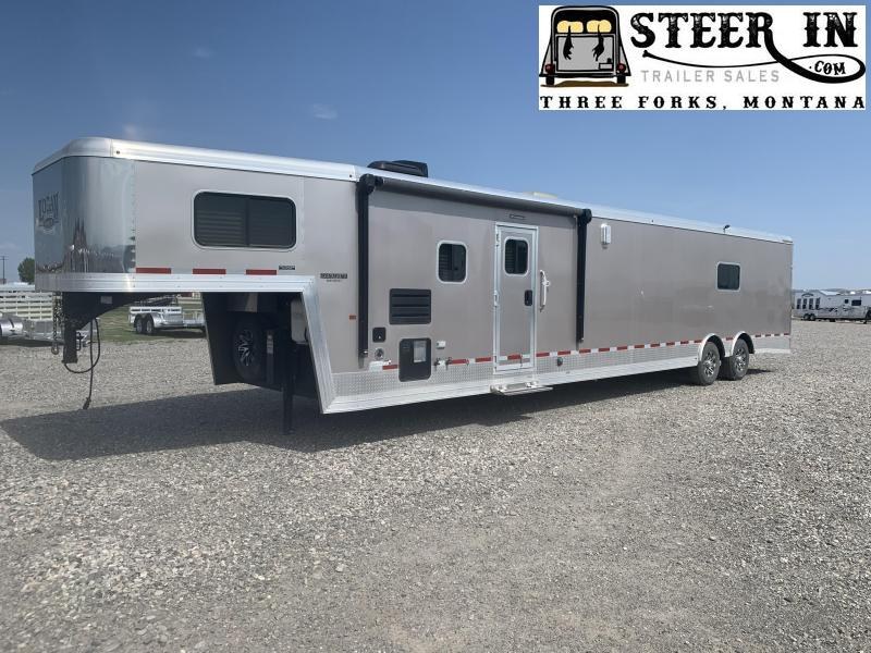 2018 Logan 32' Ultimate Sports Hauler w/ Living Quarters 2018 Logan 32' Ultimate Sports Hauler w/ Living Quarters