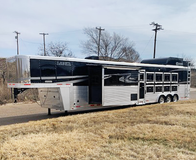 2017 Lakota 5 Horse Living Quarters Horse Trailer 2017 Lakota 5 Horse Living Quarters Horse Trailer