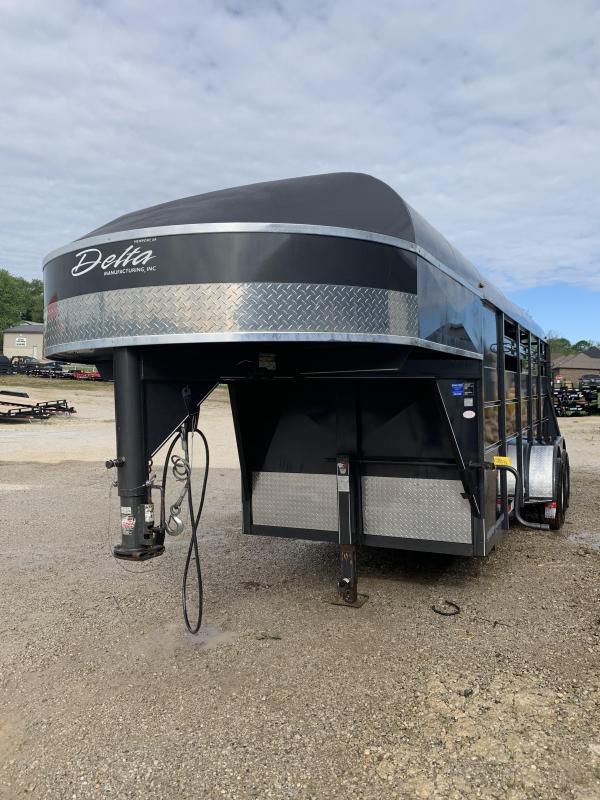2011 Delta Manufacturing 3 horse gooseneck Horse Trailer 2011 Delta Manufacturing 3 horse gooseneck Horse Trailer