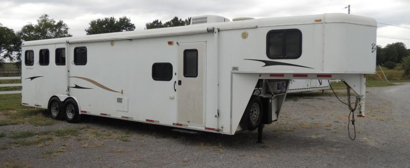 2008 Bison Trailers Trail Express 8410 Horse Trailer 2008 Bison Trailers Trail Express 8410 Horse Trailer