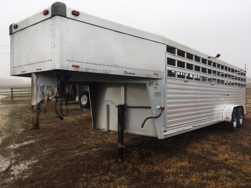 1998 Cherokee Gooseneck Livestock Trailer 1998 Cherokee Gooseneck Livestock Trailer