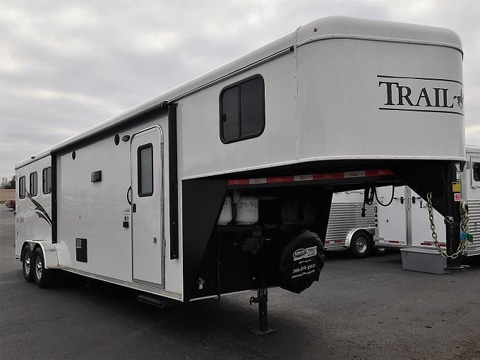 2017 Bison Trailers 7310 Trail Hand Horse Trailer 2017 Bison Trailers 7310 Trail Hand Horse Trailer
