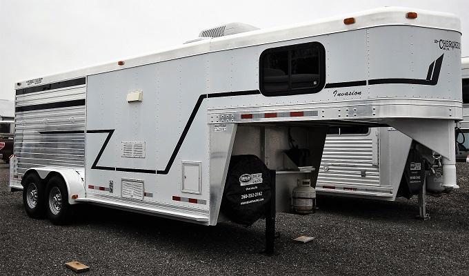 2002 Cherokee Trailers Invasion with Factory Weekender Horse Trailer 2002 Cherokee Trailers Invasion with Factory Weekender Horse Trailer