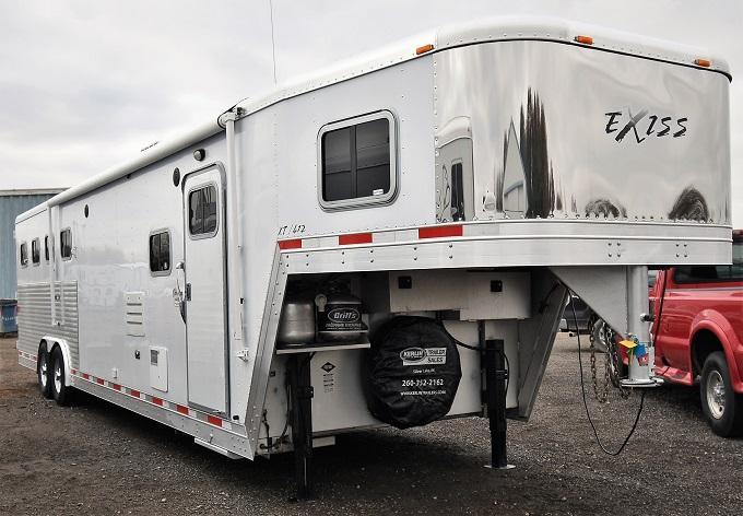 2007 Exiss Trailers Event XT412 Horse Trailer 2007 Exiss Trailers Event XT412 Horse Trailer