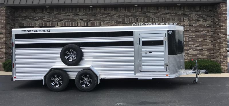 2020 Featherlite 6'7" x 18' Lo Pro Livestock Trailer 2020 Featherlite 6'7" x 18' Lo Pro Livestock Trailer