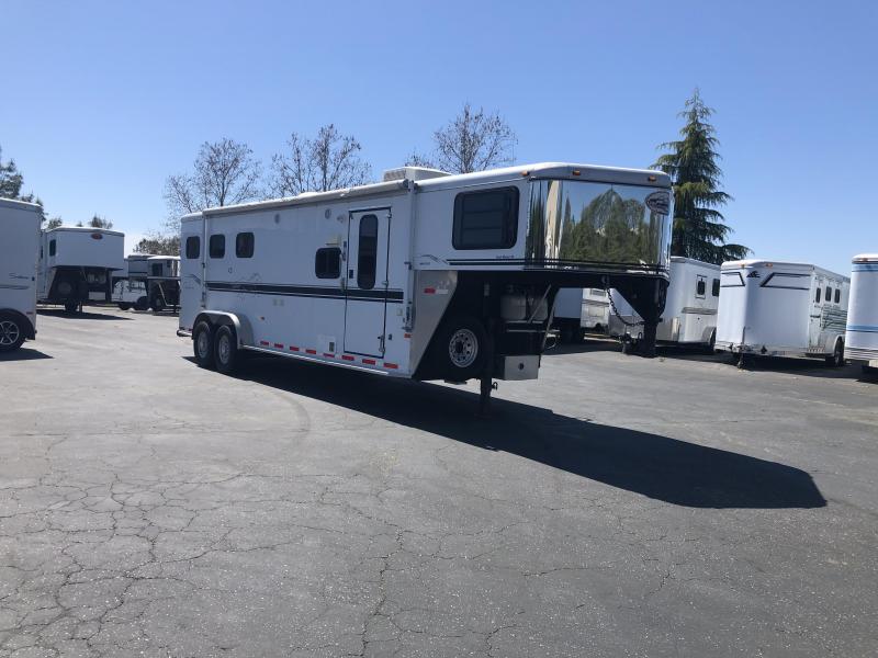 2004 Sundowner Trailers LQ 3H Trailblazer III Horse Trailer 2004 Sundowner Trailers LQ 3H Trailblazer III Horse Trailer