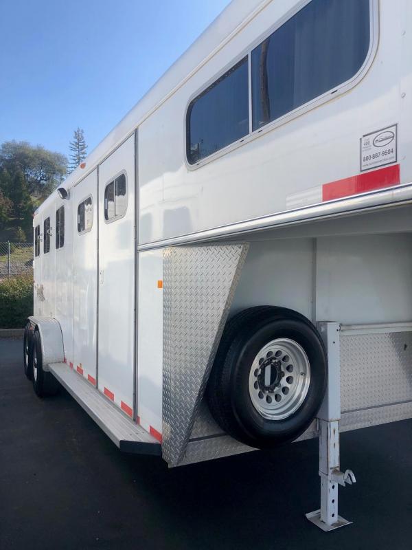 2005 Circle J Trailers 3_Horse Gooseneck Riata Model Horse Trailer 2005 Circle J Trailers 3_Horse Gooseneck Riata Model Horse Trailer