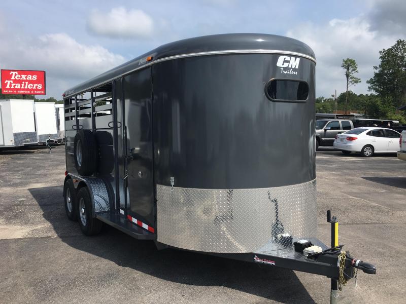 CMS6740-17 CM 6'8" X 17' DURANGO (3)-HORSE 6'6" TALL TRAILER. SHOWN WITH OPTIONAL SPARE TIRE. CMS6740-17 CM 6'8" X 17' DURANGO (3)-HORSE 6'6" TALL TRAILER. SHOWN WITH OPTIONAL SPARE TIRE.