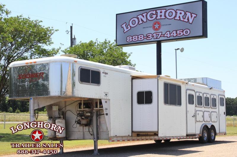 2000 Sooner 4 Horse 14' Lq / Slide out / Mid-Tack 2000 Sooner 4 Horse 14' Lq / Slide out / Mid-Tack