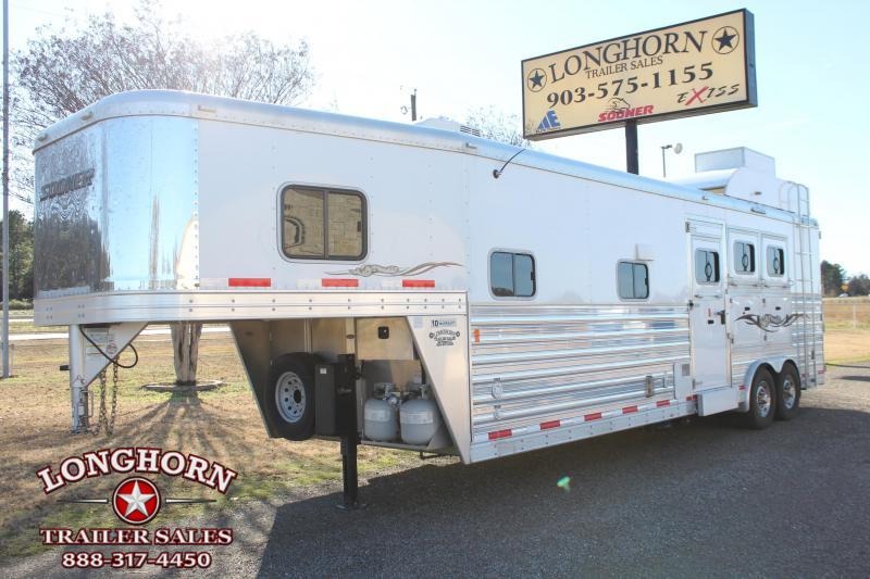 2015 Sooner 3 Horse 12ft Living Quarter with Generator Horse Trailer 2015 Sooner 3 Horse 12ft Living Quarter with Generator Horse Trailer