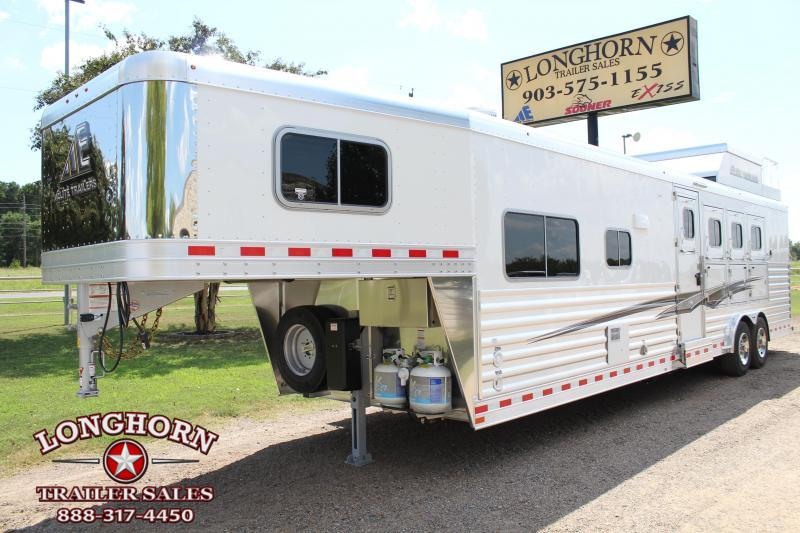 2020 Elite 4 Horse 12'8'' Living Quarter Side Load 2020 Elite 4 Horse 12'8'' Living Quarter Side Load