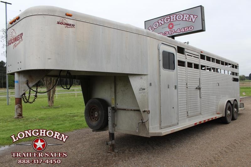 2002 Sooner 24ft Stock Combo wiht 4ft Tack Room Livestock Trailer 2002 Sooner 24ft Stock Combo wiht 4ft Tack Room Livestock Trailer