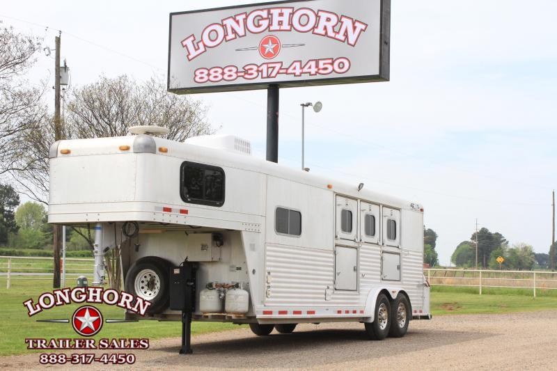 2000 4-Star Trailers 3 Horse 8' Outlaw Lq w/ Generator 2000 4-Star Trailers 3 Horse 8' Outlaw Lq w/ Generator