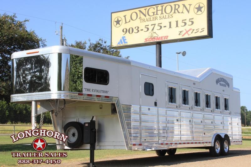 2017 Bloomer 6 Horse with Trainer Style Tack Room 2017 Bloomer 6 Horse with Trainer Style Tack Room
