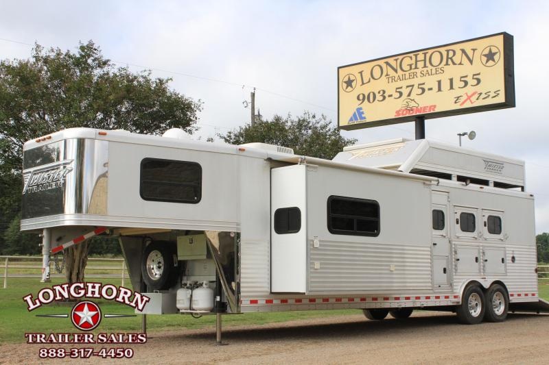 2012 Twister 3 Horse 15ft Living Quarter with Big Slide Out 2012 Twister 3 Horse 15ft Living Quarter with Big Slide Out