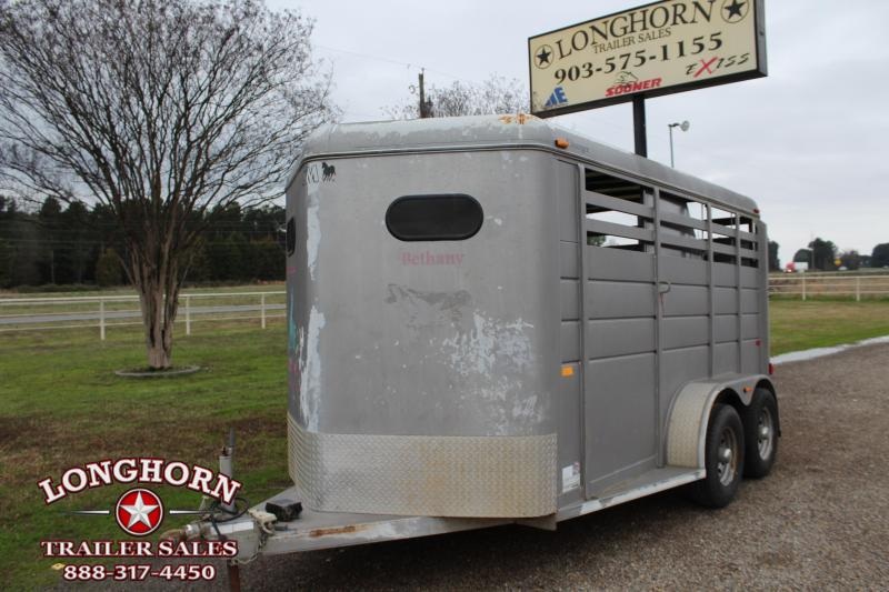 2011 CM 2 Horse Bumper Pull wiht Front Tack Room Horse Trailer 2011 CM 2 Horse Bumper Pull wiht Front Tack Room Horse Trailer